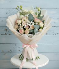 Букет цветов из:  Розы и Лизиантусы в Масловой