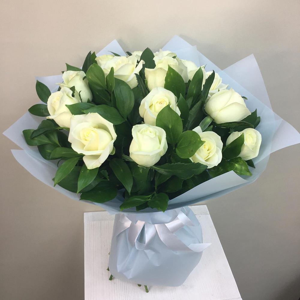 Букет 15 Белых роз Проуд в Масловой