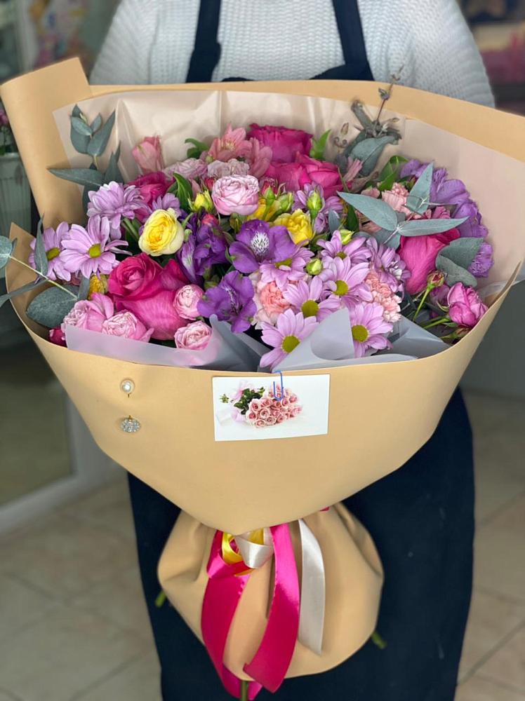 Букет цветов из: Хризантемы, Гвоздики и Альстромерии в Масловой