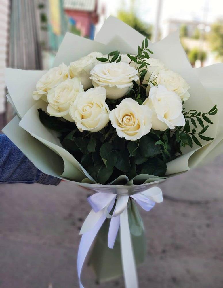 Букет Белые розы Проуд в Масловой