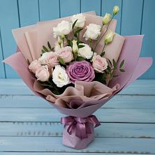 Букет цветов из:  Розы и Лизиантусы в Масловой