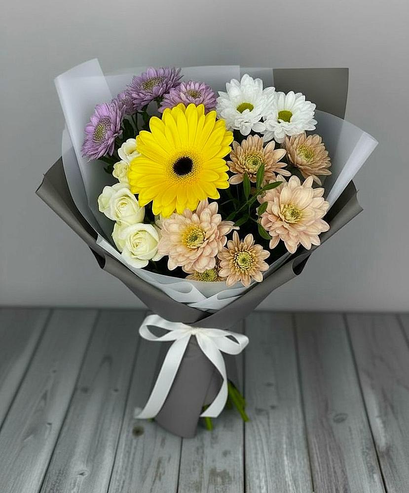 Букет цветов из: Розы, Герберы и Хризантемы в Масловой