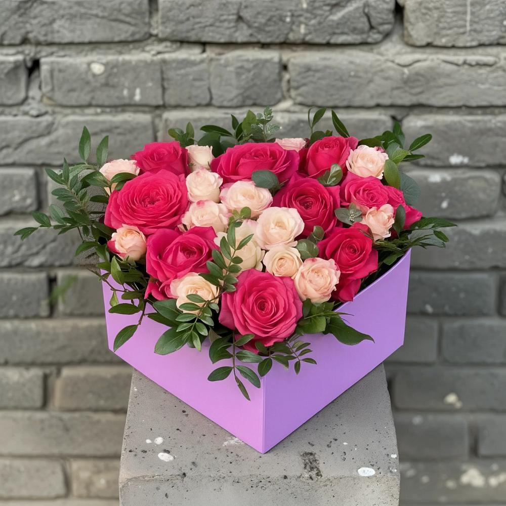 Цветочная композиция из Розы в коробке в Масловой
