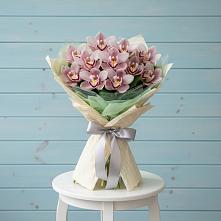 Букет цветов из:  Орхидеи и Розы #REPLACE_PRED# Масловой