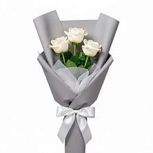 Букет 3 белые розы в Масловой