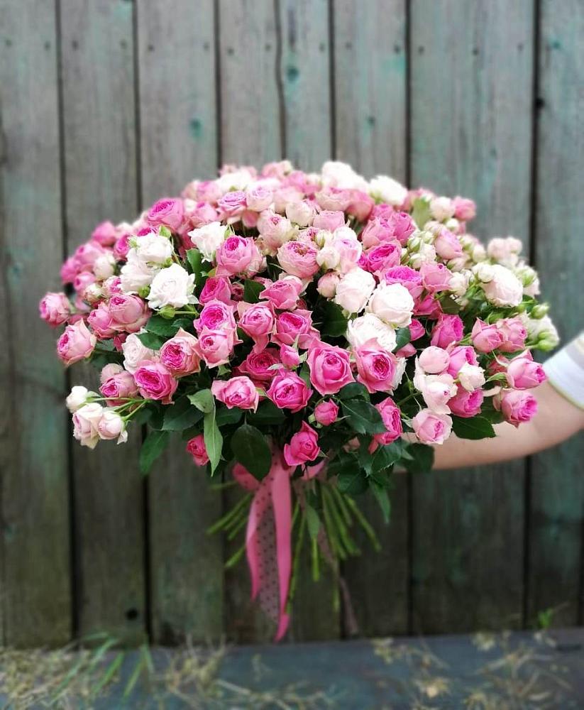 Букет Розовые кустовые розы Натали и Лав Лидия в Масловой