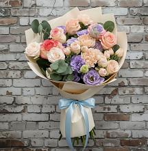 Букет цветов из:  Розы, Лизиантусы и Гвоздики #REPLACE_PRED# Масловой