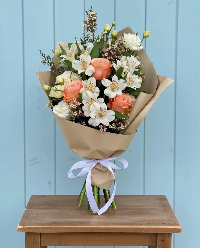 Букет цветов из: Альстромерии, Лизиантусы, Розы и Хризантемы в Масловой