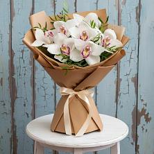 Букет цветов из:  Орхидеи и Розы в Масловой